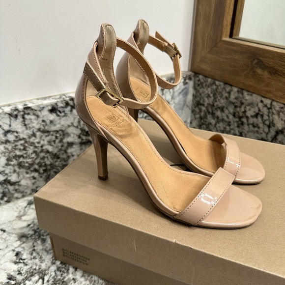 Dress Sandals - Picture 3 of 8